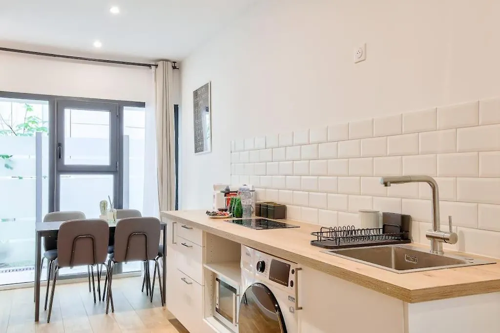 Charme Parisien 6 Personnes, 2 Chambres, 19Eme 0*, Paris Frankreich
